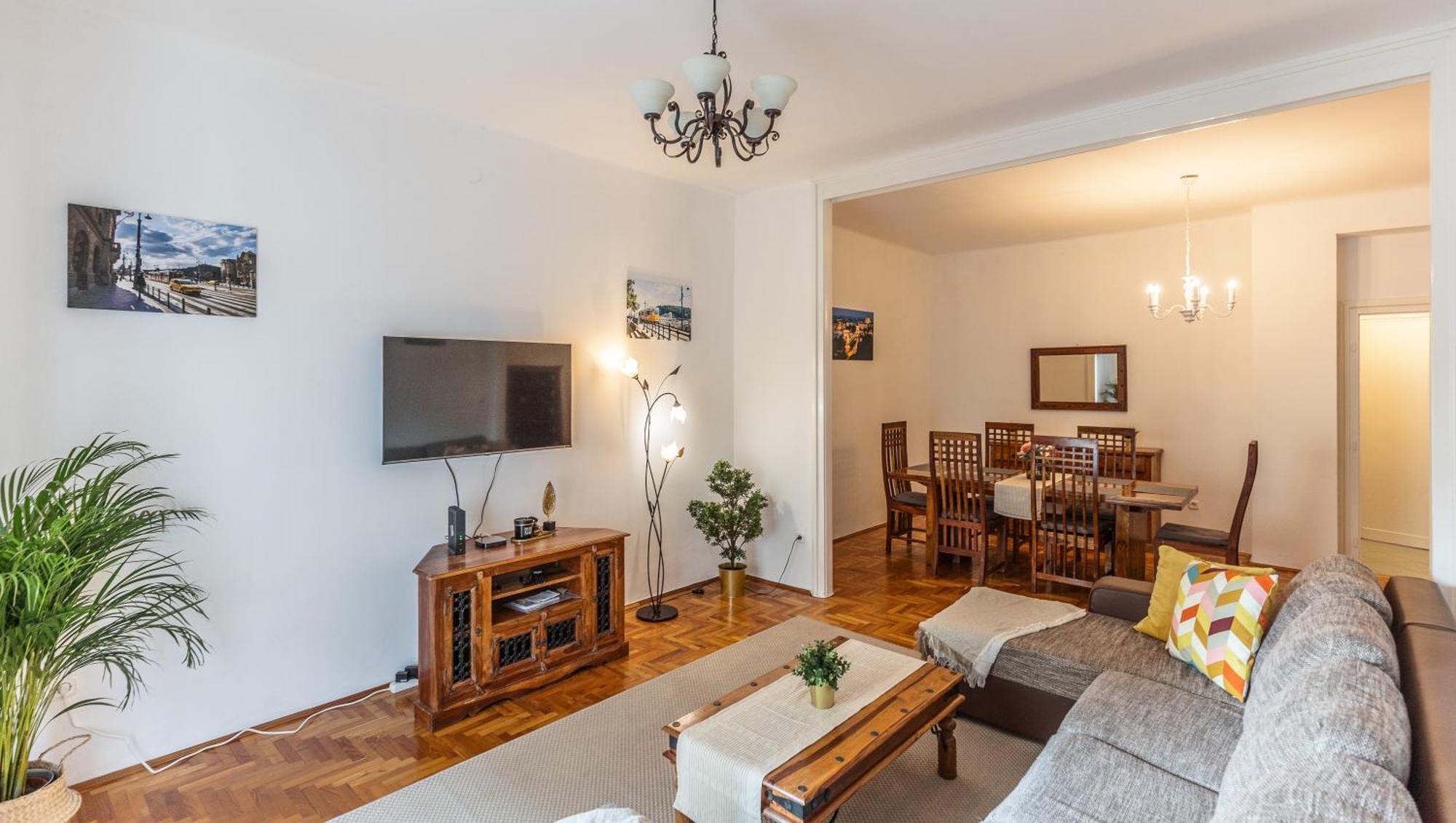 Bright & Spacious Riverside Apartment With Balcony بودابست المظهر الخارجي الصورة